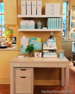 MarthaStewartHomeOffice_Avery_STAPLES_stackfitdesk3-msho_vert
