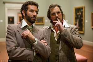 AMERICAN HUSTLE Bradley Cooper, Christian Bale 2013 ©Columbia Pictures