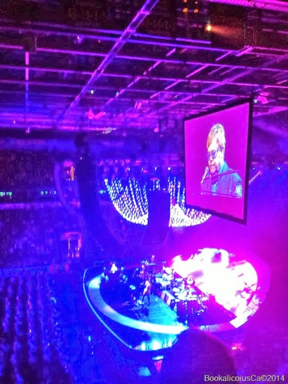 Elton 252520John 252520photo 252520credit 252520Wana 252520Lynne 252520Young Budweiser 252520Gardens DownshiftingPRO thumb 25255B7 25255D