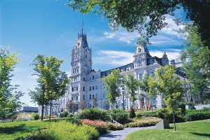 Visiting Old Quebec City – Beautiful Parliament & Tourny Fountain 2 Office du tourisme de Québec - Points d'intérêt_1