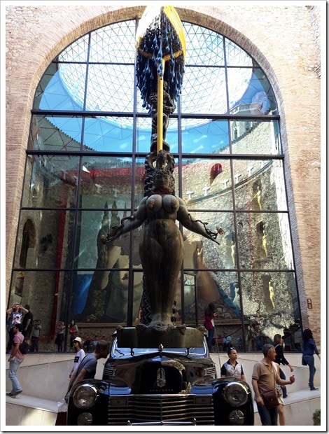 20150510_164820 Dali Theatre Museum in Figueres, Spain @DownshiftingPRO - Rainy Taxi in the Atrium