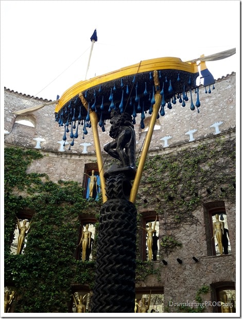 20150510_165000 Dali Theatre Museum in Figueres, Spain @DownshiftingPRO - Rainy Taxi in the Atrium