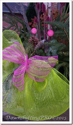Holiday Urn Tutorial @DownshiftingPRO Christmas Planters