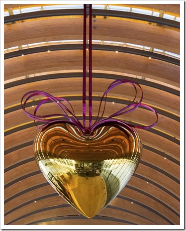 Revisiting Crystal Bridges Museum of American Art, Bentonville AR #USA #Travel 10 Hanging Heart Gold Magenta Jeff Koons Crystal Bridges