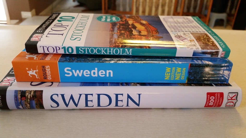 Top 10 Reasons to Use a Travel Guide or How to Love a Book and Not an APP 2 Reasons to Use a Travel Guide = DK Witness travel guides