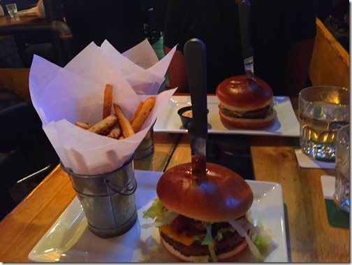 5 Popular Student Cheap Eats in Ottawa @DownshiftingPRO #Travel #Canada
