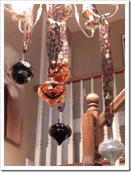 Halloween Decorating Ideas @DownshiftingPRO