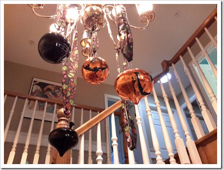 Halloween Decorating Ideas @DownshiftingPRO