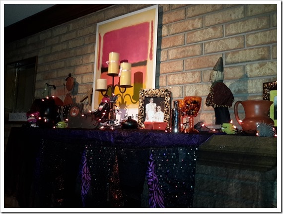 Halloween Decorating Ideas @DownshiftingPRO