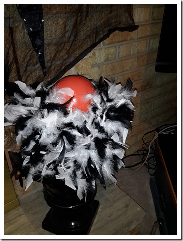 Halloween Decorating Ideas @DownshiftingPRO