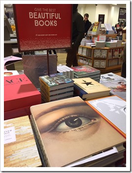 Beauty and Travel Books What Teens Want for Christmas_@DownshiftingPRO