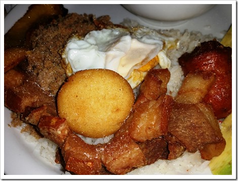 Dona Elena_Bandeja Paisa_DPROtravelCURACAO_Restuarnt Review Dona Elena_Bandeja Paisa_DPROtravelCURACAO_Restuarnt Review Colombian food in Curacao - @DownshiftingPRO