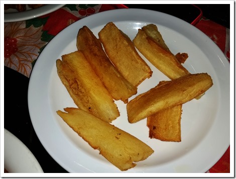 Dona Elena_Deep Fried Yuca_DPROtravelCURACAO_Restuarnt Review Dona Elena_Deep Fried Yuca_DPROtravelCURACAO_Restuarnt Review Colombian food in Curacao - @DownshiftingPRO