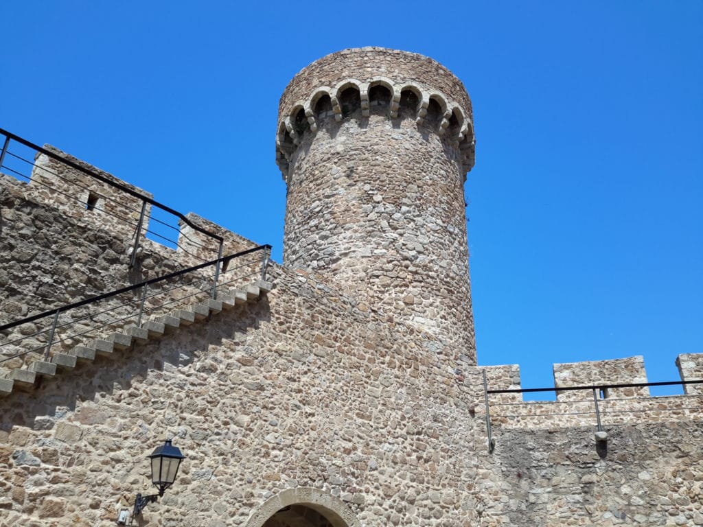 Tossa Del Mar Castle (and fortress city)_Spain_@DownshiftingPRO