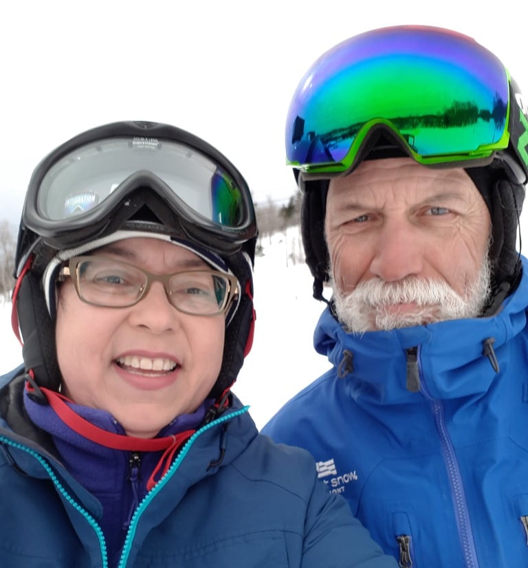 Awesome Packing List for Skiing -1 week in the Green Mountain State #SkiVermont 3 Mont Snow Ski School DownshiftingPRO SkiVermont