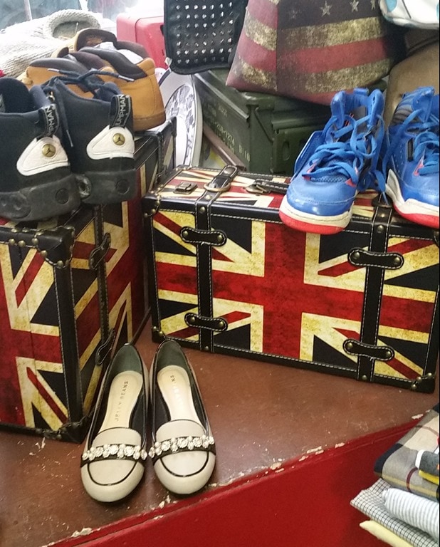Best Vintage and Thrift Shops in Kensington Market–Toronto 4 Vintage Stores in Kensington Market Toronto DownshiftingPRO 9