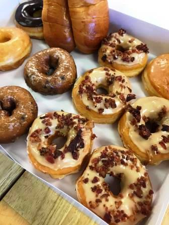 Good Eats in Gulf Shores & Orange Beach Alabama - Go Because of the Seafood #TBEXhuntsville 37 Ultimate Food Guide and Good Eats in Gulf Shores and Orange Beach
