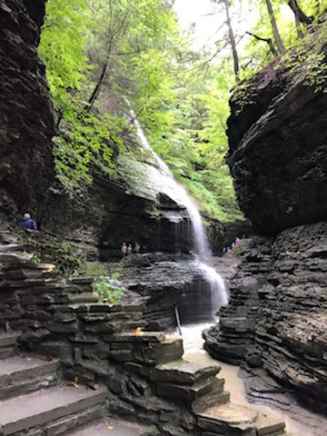 Cavern Cascade in Watkins Glen Waterfalls in Finger Lakes of New York @DownshiftingPRO_2018 - Waterfalls you need to see in the Finger Lakes
