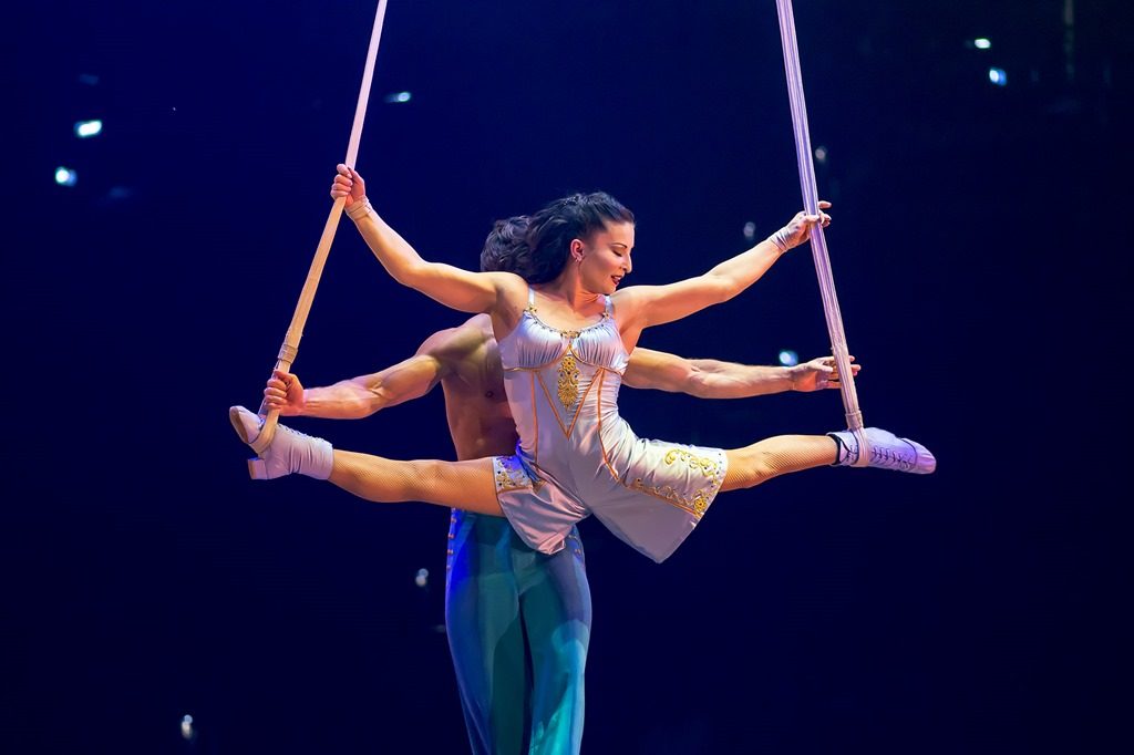 Duo straps Costumes Dominique Lemieux 2018 Cirque du Soleil Photo 12