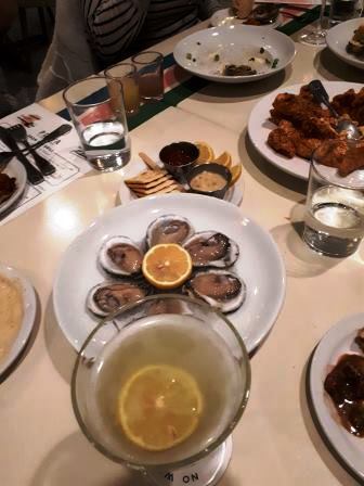 Good Eats in Gulf Shores & Orange Beach Alabama - Go Because of the Seafood #TBEXhuntsville 8 Gulf Shores Orange Beach AL 2 @DownshiftingPRO Fresh Oysters Cocktails
