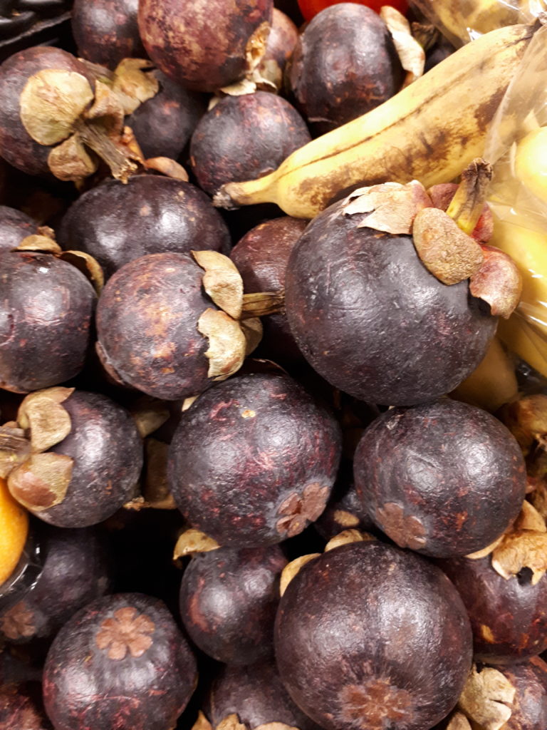 Ultimate Guide to Fruits and Juices of Colombia - with 32 Stunning Pictures 25 Mangostino - Mangosteen - Fruits and juices of Colombia. DownshiftingPRO