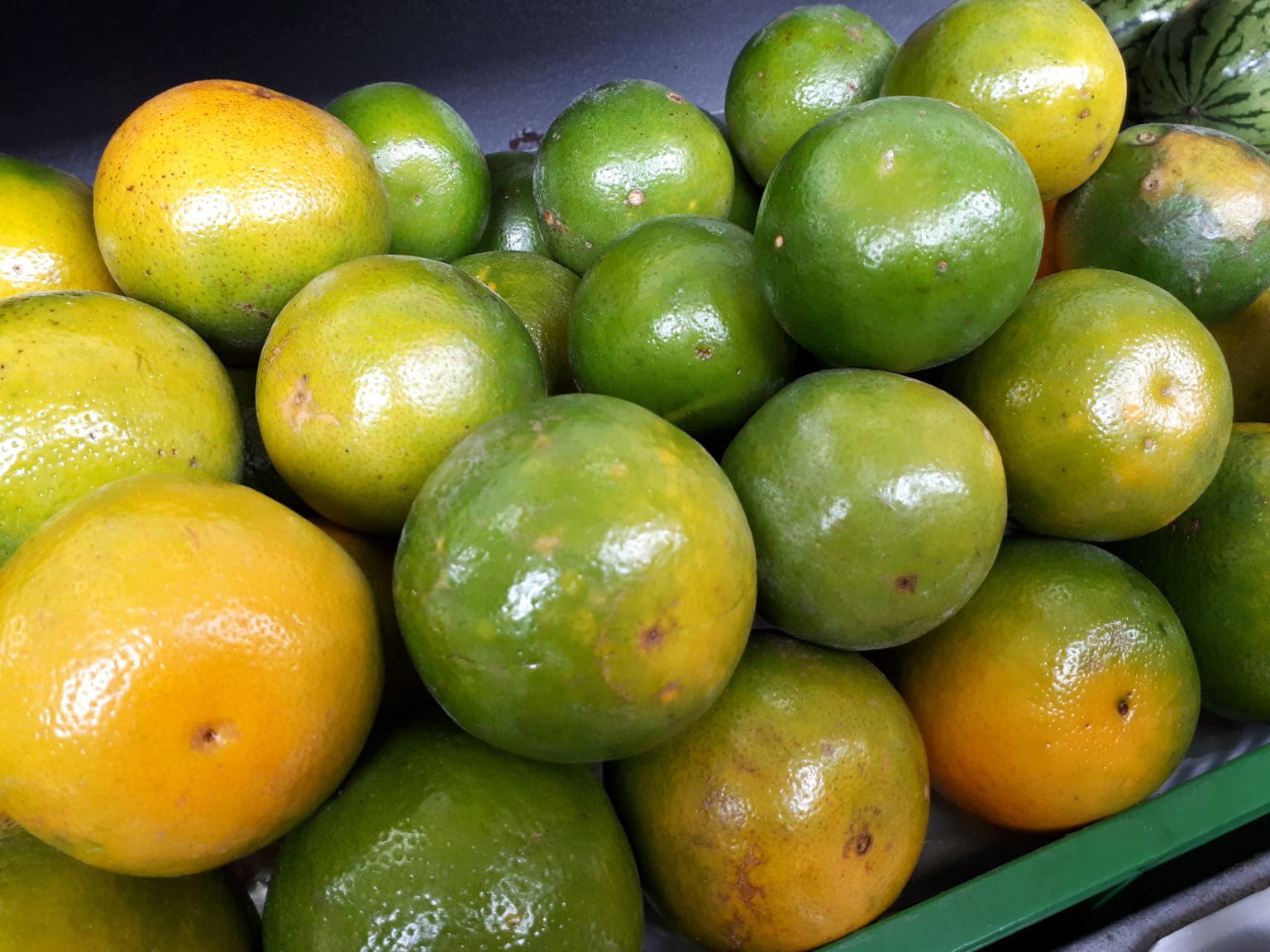 Ultimate Guide to Fruits and Juices of Colombia with 32 Stunning