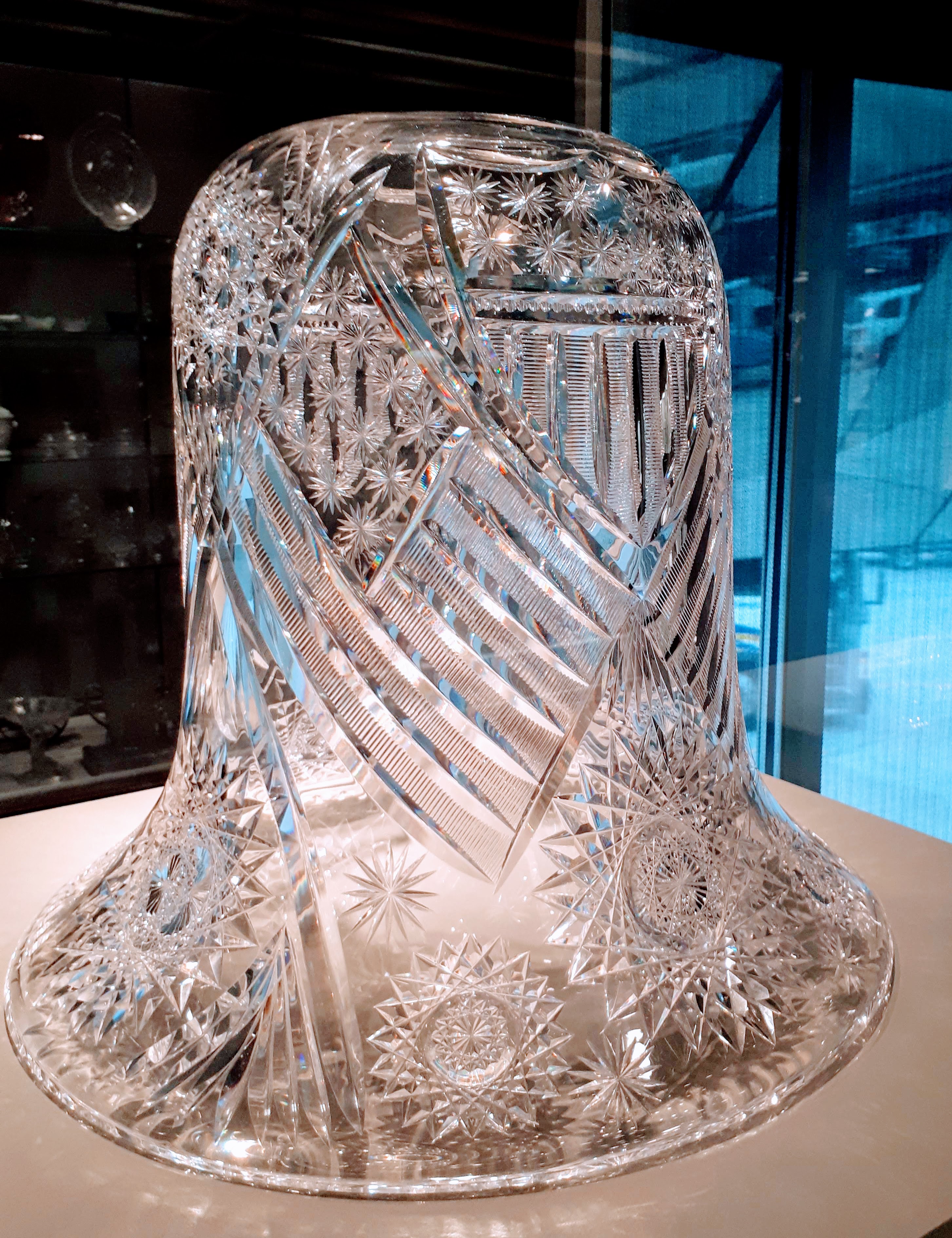 https://www.downshiftingpro.com/wp-content/uploads/2020/04/The-Liberty-Bell-in-the-Crystal-City-Gallery-at-the-Corning-Museum-of-Glass-@DownshiftingPRO.jpg