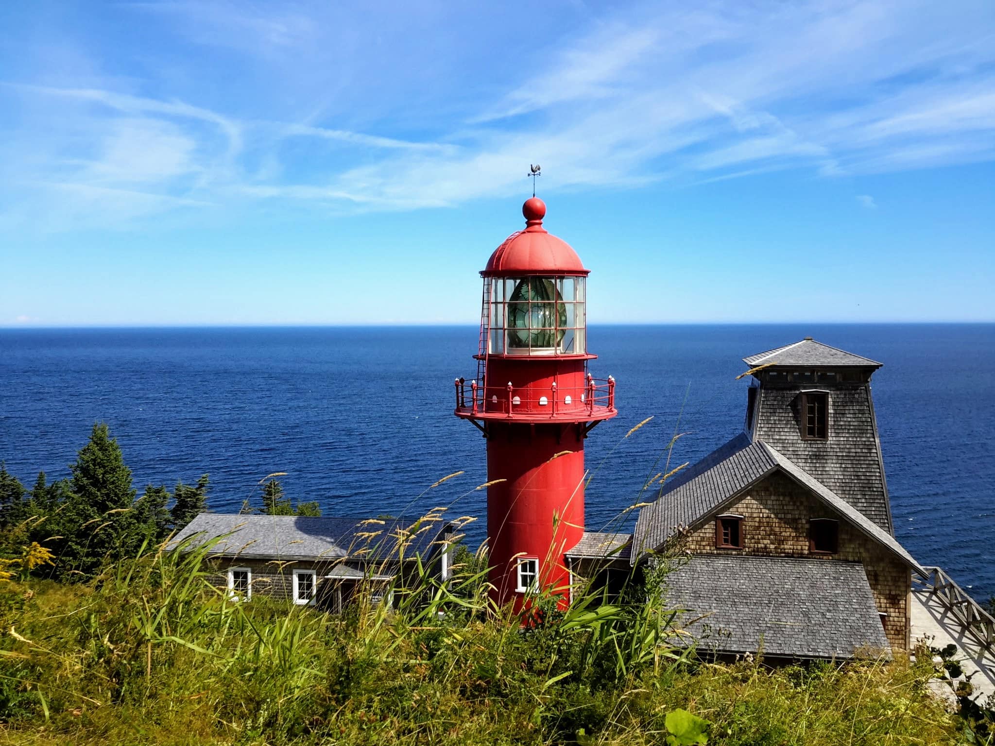 Pointe-a-la-Renommee-Lighthouse-Quebec-Maritime-@DownshiftingPRO