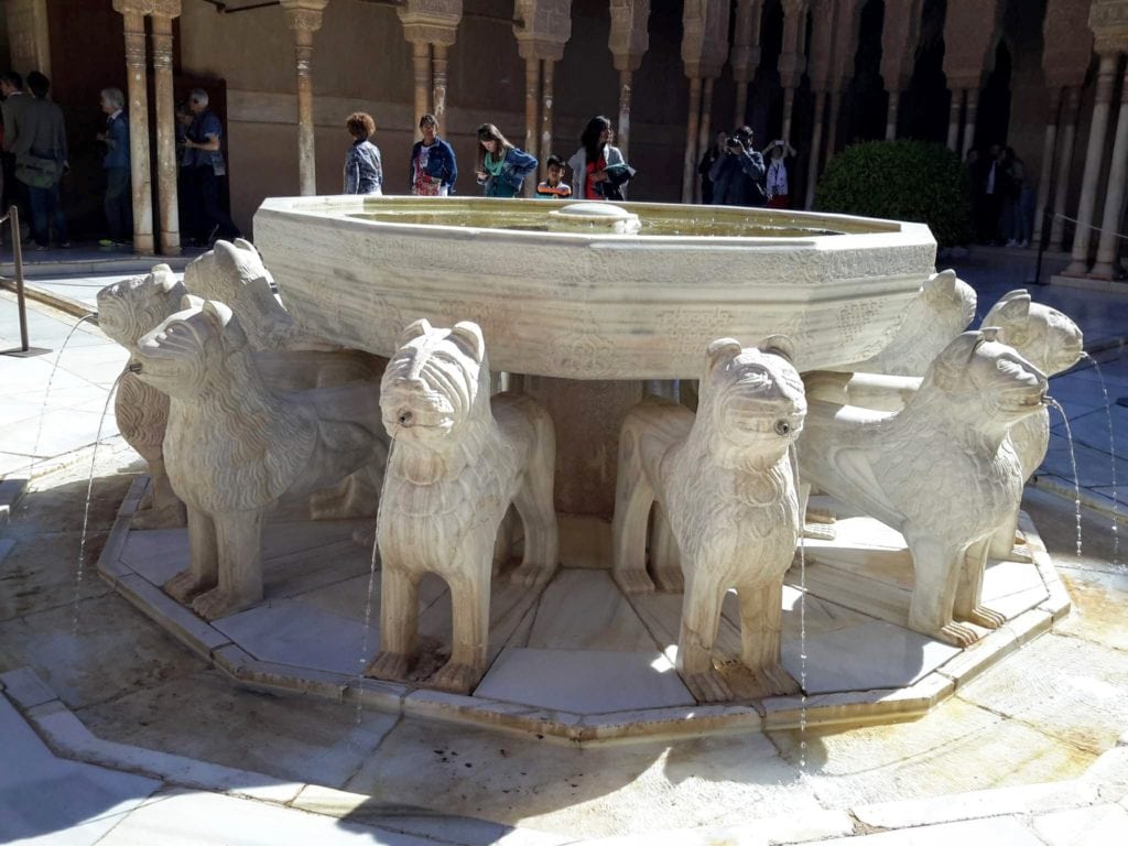 Fuente de los Leones (Fountain of the Lions) in the centre of the Patio de los Leones (Court of the Lions)
