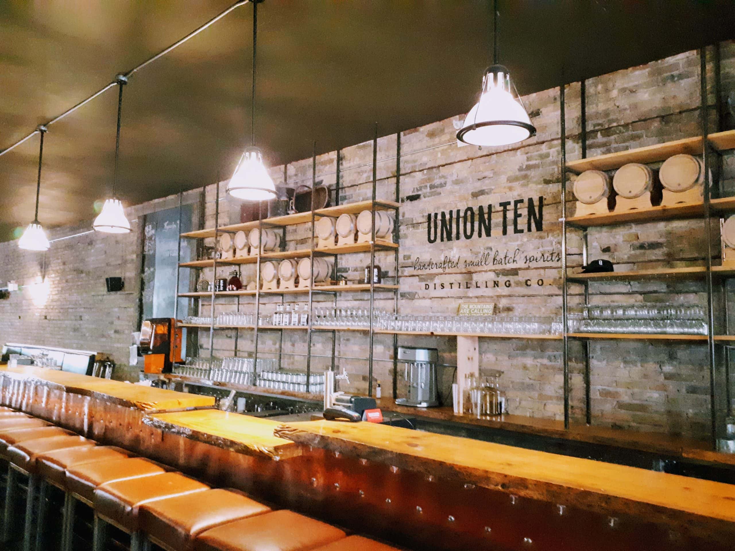 What to do in Old East Village #LdnOnt #DIGOEV 18 Union Ten Distilling DIGOEV @DownshiftingPRO main bar scaled