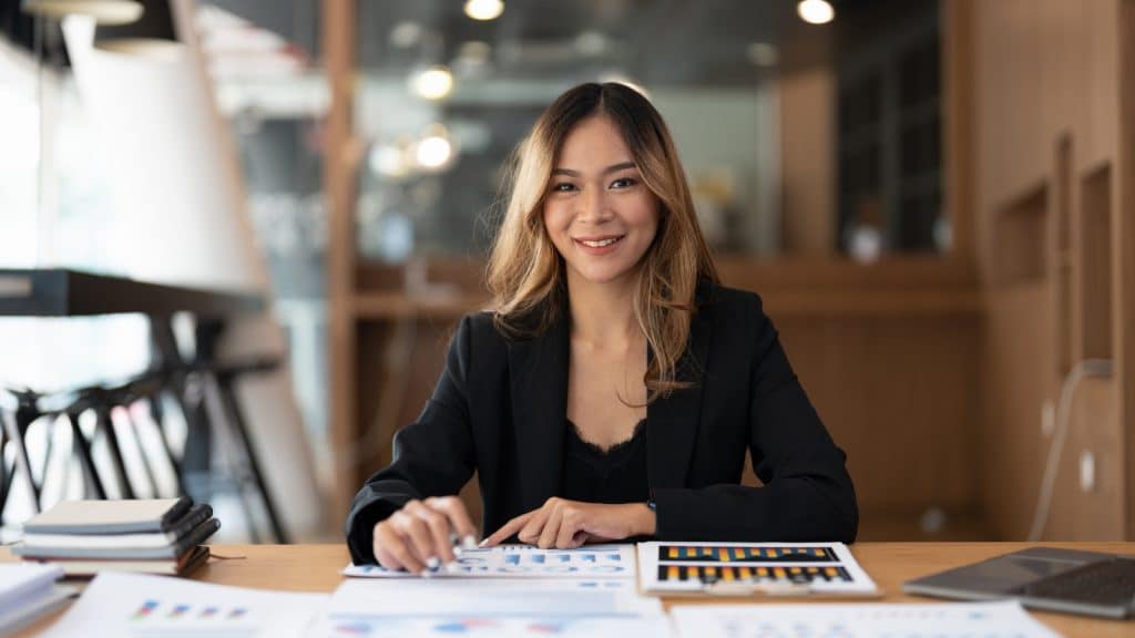 Who do I need to help me begin downsizing? 13+ Key people 5 Accountant Credit CanvaPro 1