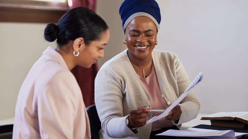 Who do I need to help me begin downsizing? 13+ Key people 10 Insurance Agent CanvaPro