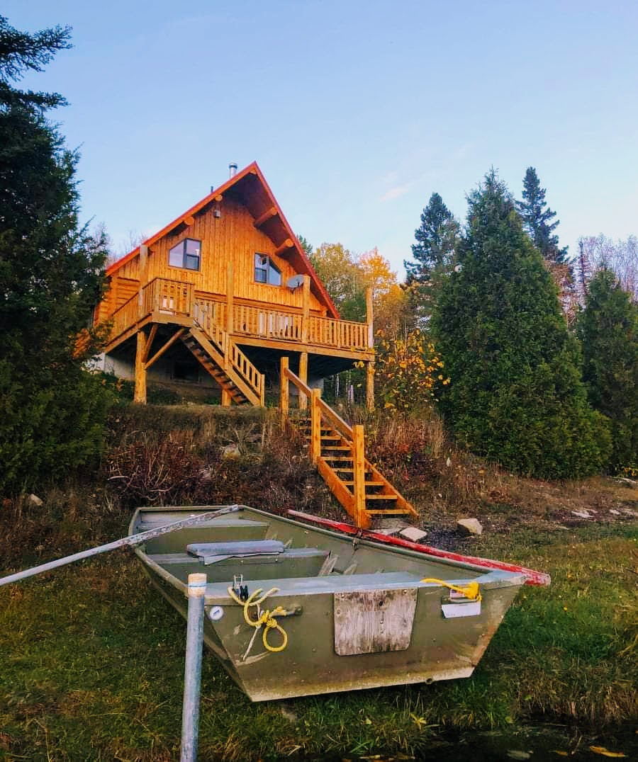 Log Cabin in Quebec Quebec Maritime DownshiftingPRO