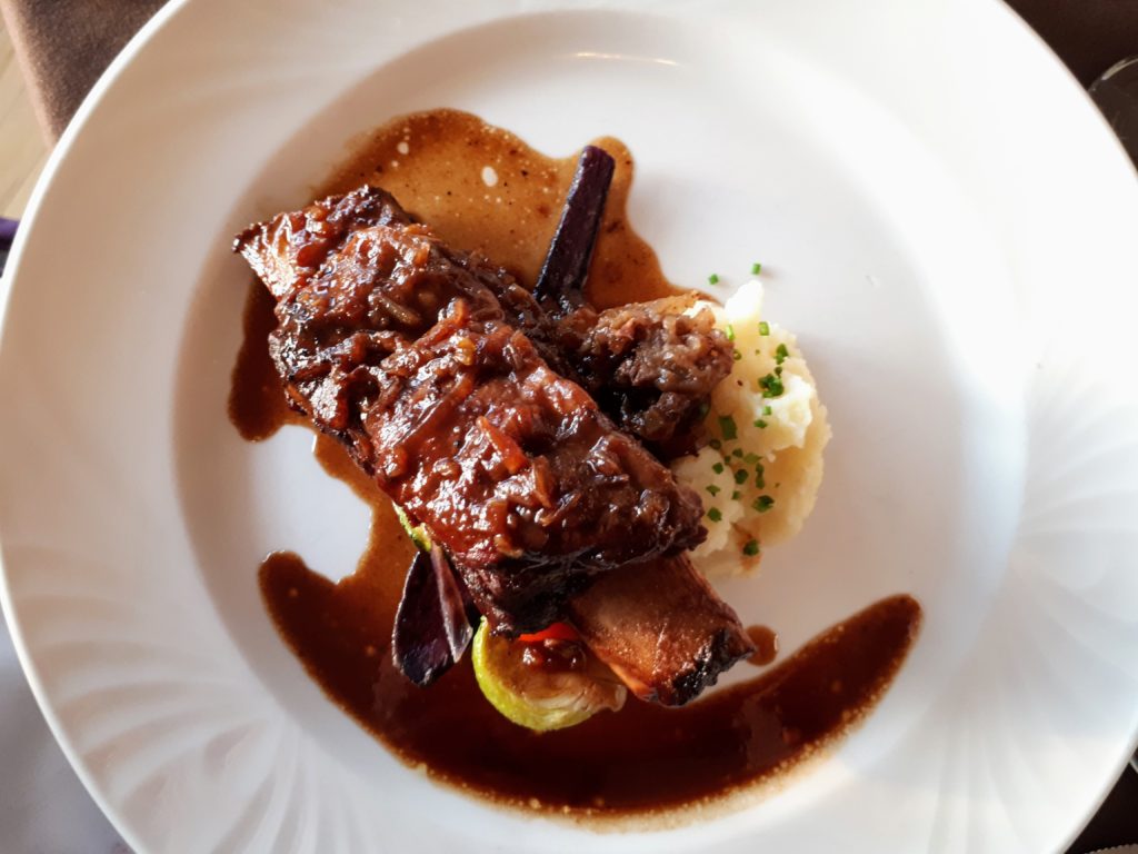 10 Best things to do in the Saguenay Fjord Region of Quebec - @SaguenayLac 9 Braised Beef at Auberge des Battures La Baie Saguenay @DownshiftingPRO