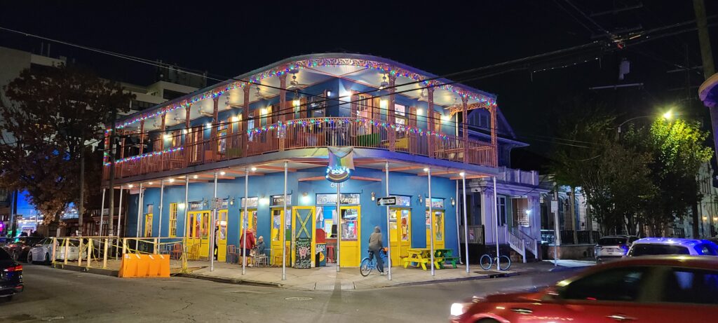 Signature Cocktails & Good Eats in New Orleans #onetimeinNOLA 24 Monday nigt on Frenchman Street in New Orleans 2022 1