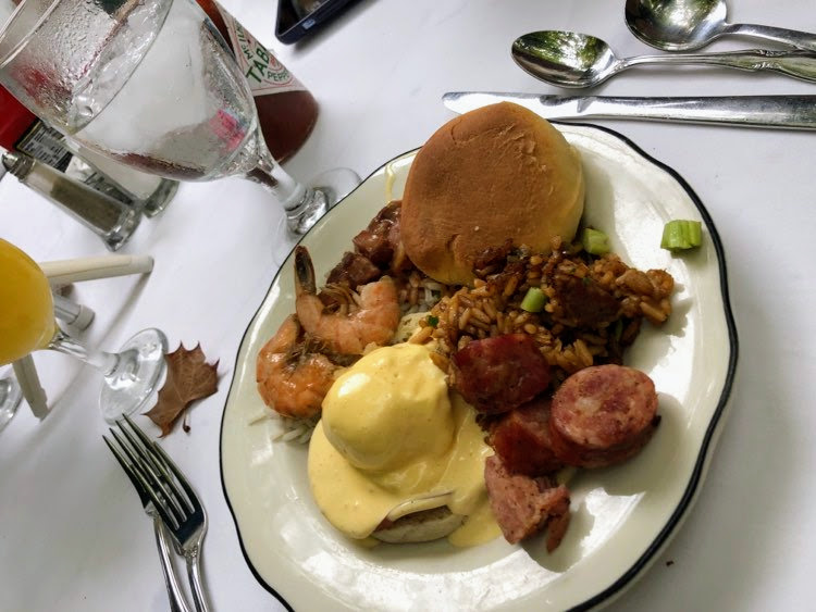 Signature Cocktails & Good Eats in New Orleans #onetimeinNOLA 6 Brunch at Court of Two Sisters in New Orleans 2022