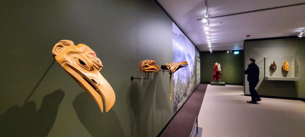 wolves dempsey bob at the McMichael art collection kleinbury ontario