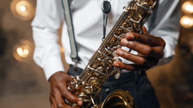15 `Must-dos` in Montreal, Canada – My Hometown! 7 Jazz player CanvaPRO image