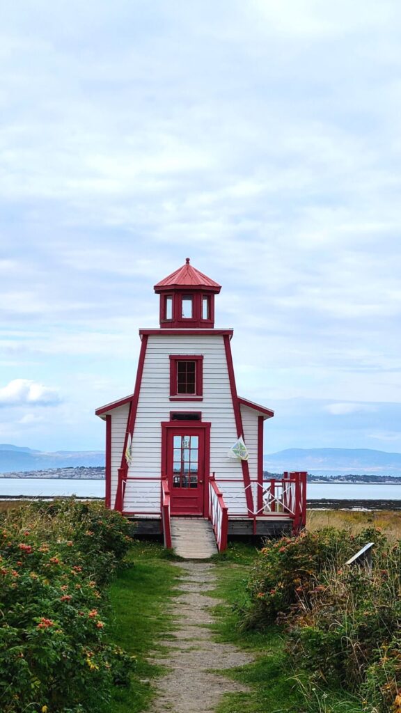Petite Phare - St Andre de Kamaouraska - Lighthouse Trail - Quebec Maritime