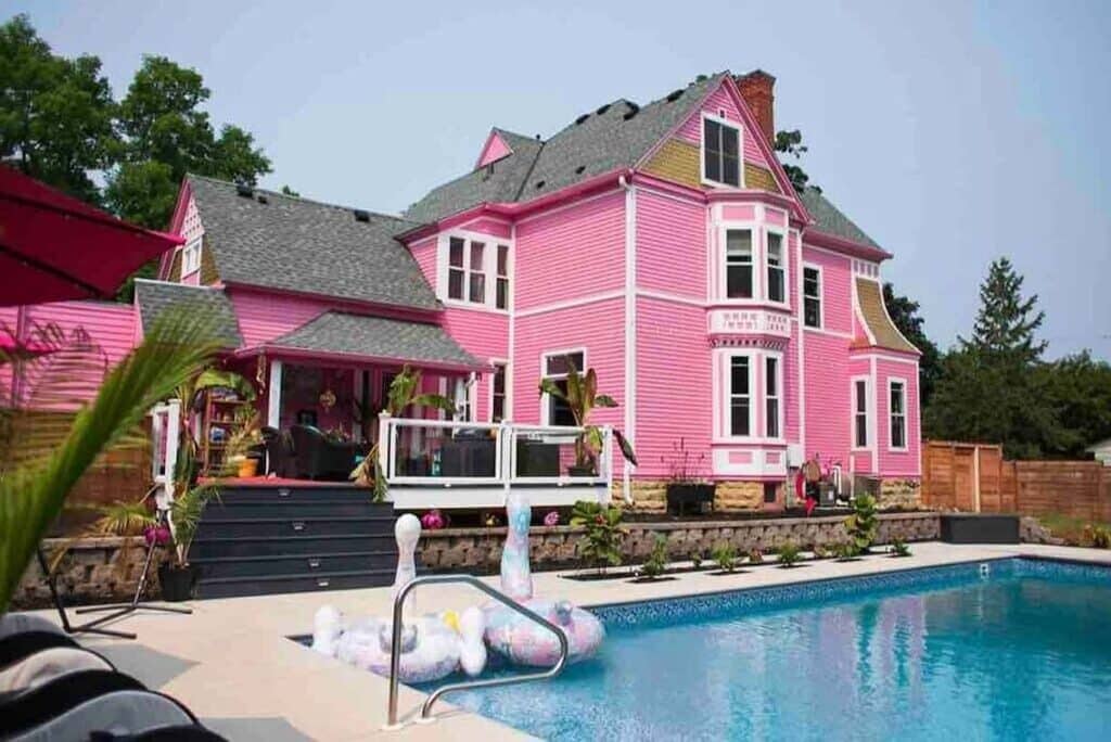 Bae cation castle Wisconsin USA Expedia Group via xoxoBella