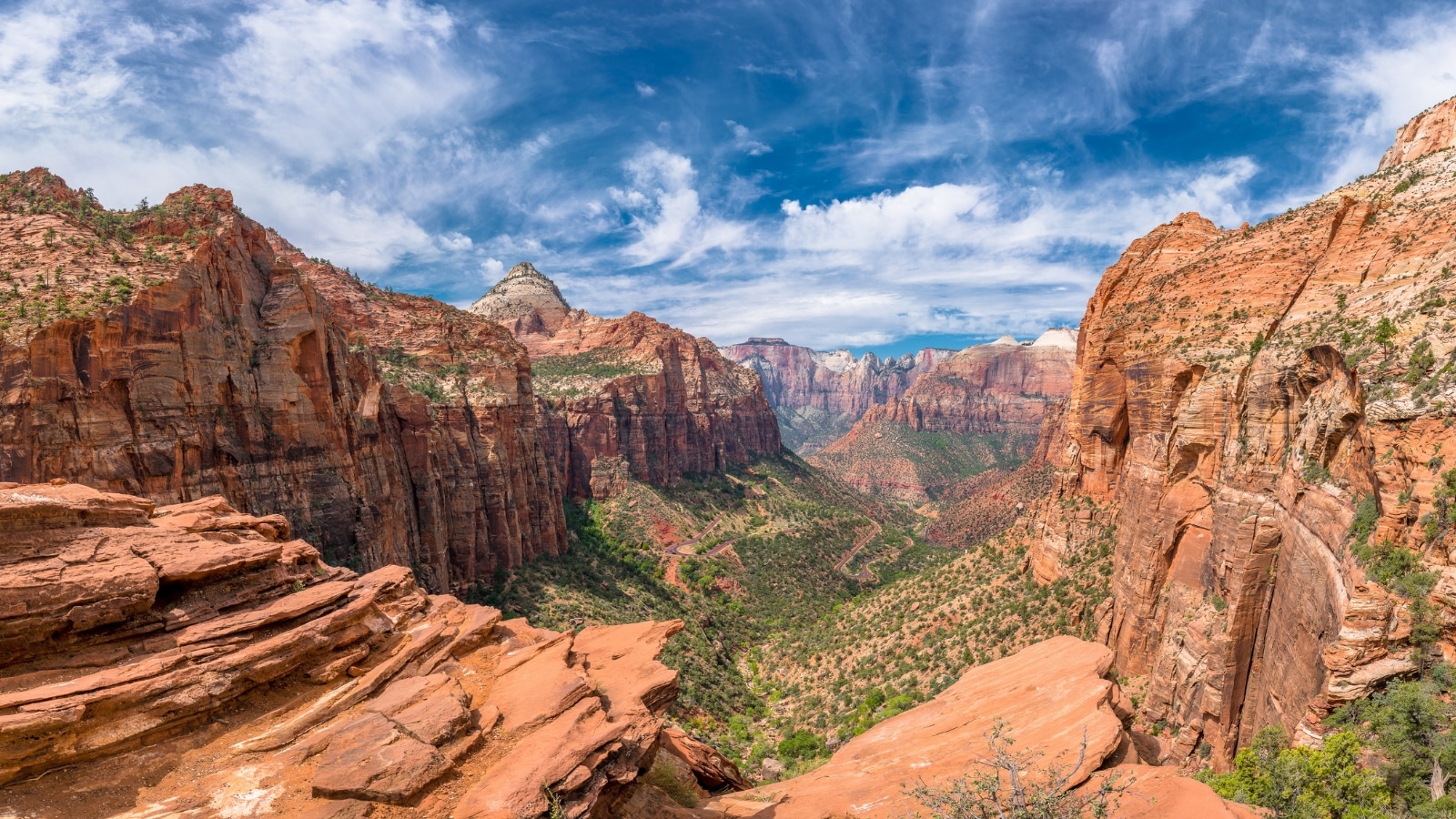National Parks Utah Photo credit Vinicuius InfininteThought CanvaPro.jpg - Zion National Park in Utah