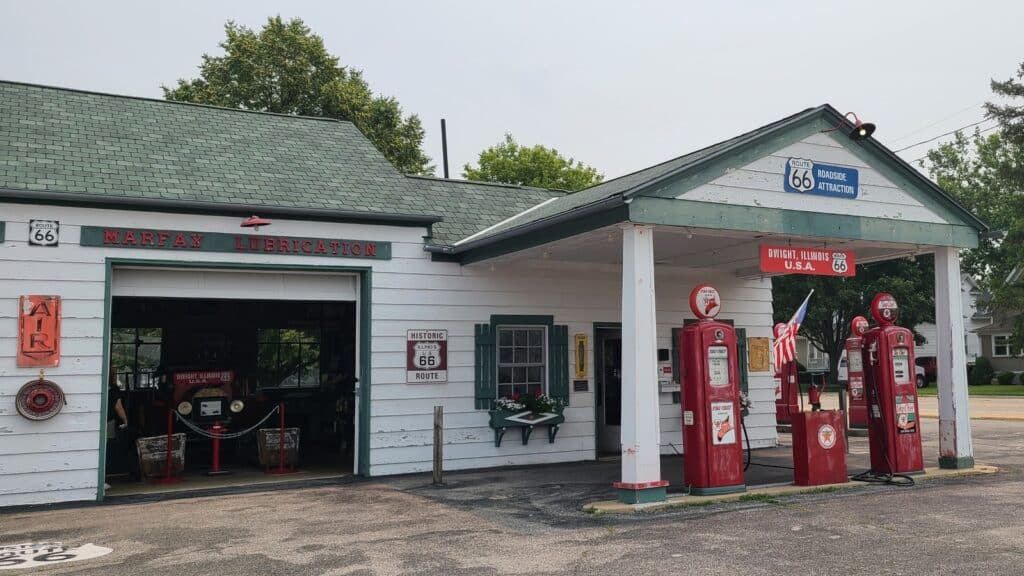 On the Road to Likes: The Most Instagrammable Spots on Route 66 in Illinois 14 20230926 164536 0000
