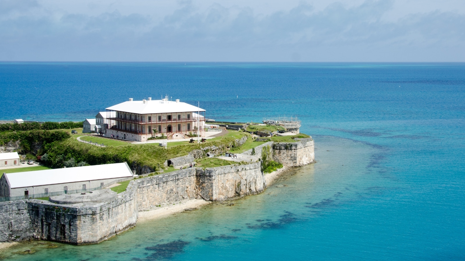 Bermuda Credit gtfovacations CanvaPro