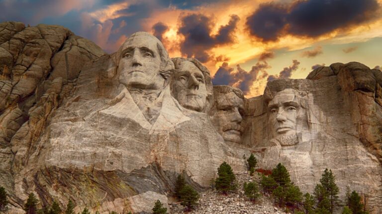 Mount Rushmore South Dakota Photo Credit TheDigitalArtist CanvaPro