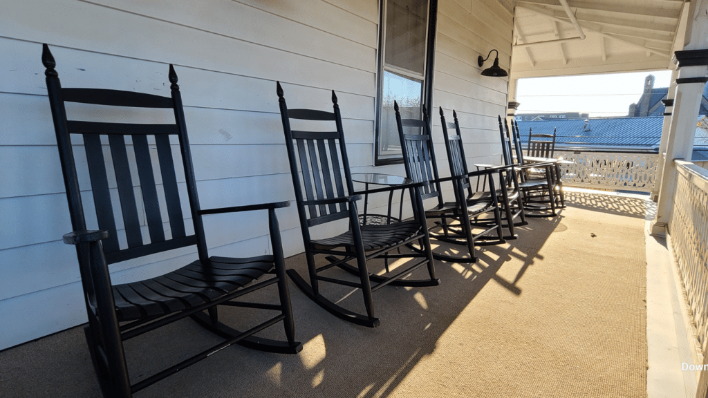 Rocking Chairs at Elaines Cape May Photo Credit DownshiftingPRO 20231122 015633 0008