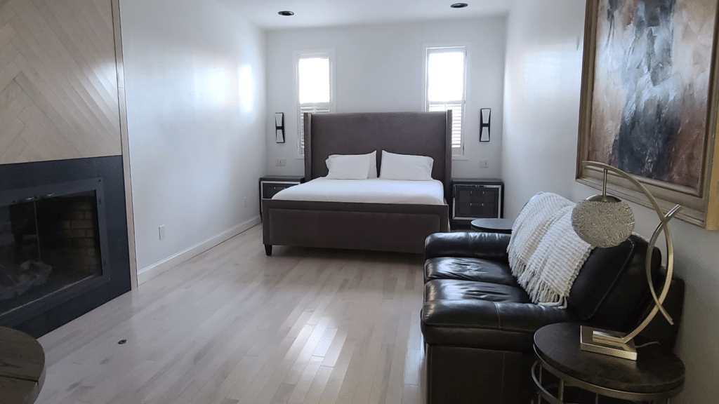 Suite with Fireplace Elaines Cape May Photo Credit DownshiftingPRO 20231122 015633 0004