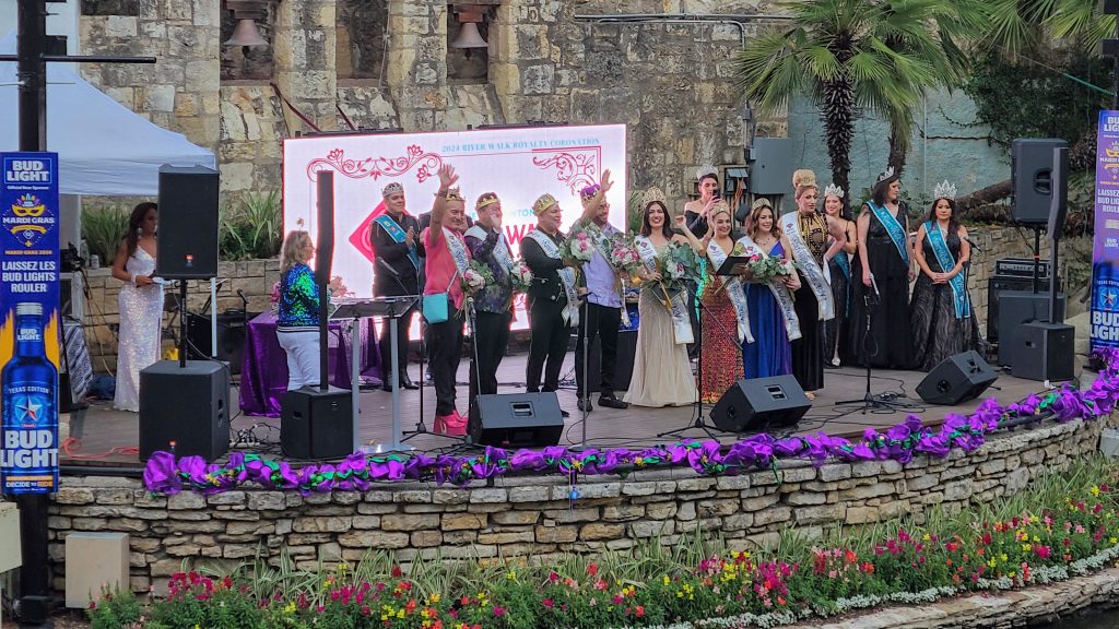 Traveling to Texas in 2025: San Antonio Festivals and Events 15 Mardi Gras River Boat Parade San Antonio Photo Credit DownshiftingPRO