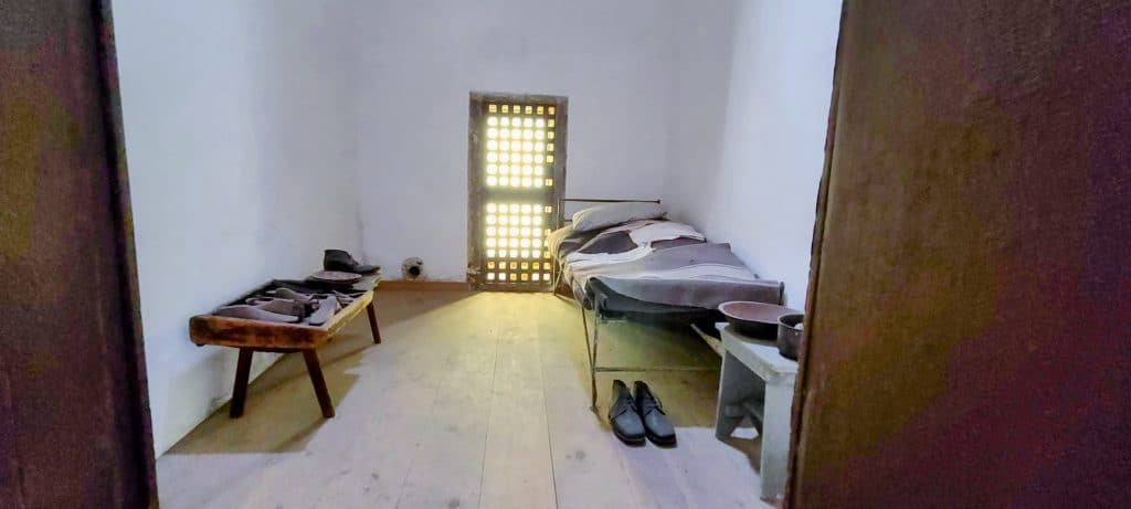 Inmate Cell Eastern State Penitientary Photo Credit DownshiftingPRO 1