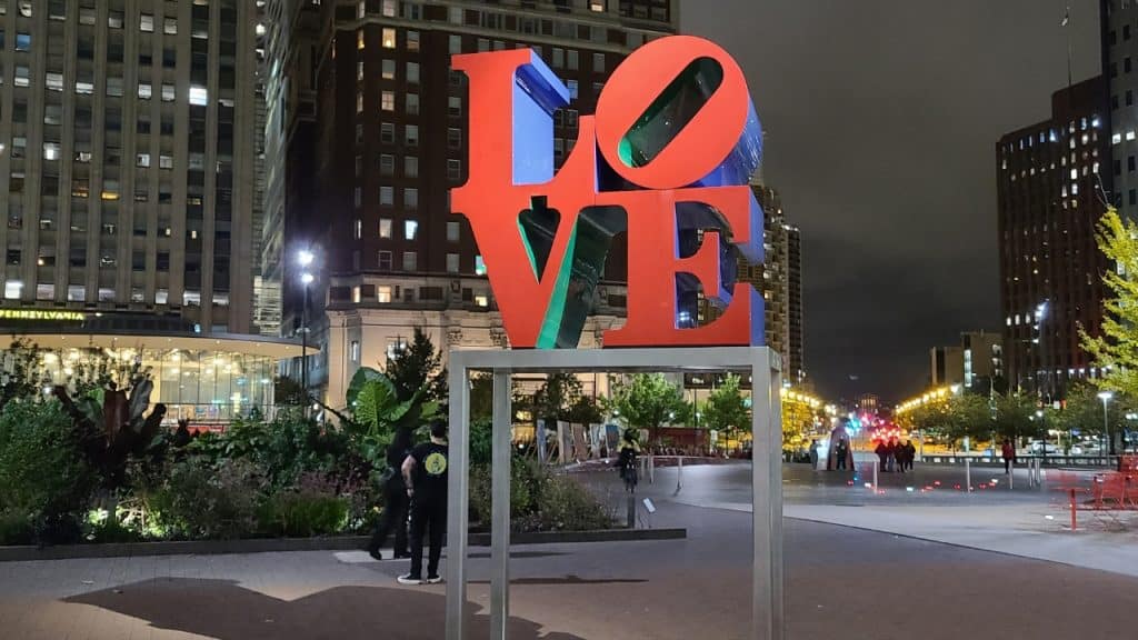 Plan the Ultimate Mother-Daughter Weekend: A Perfect 3-Day Philadelphia Itinerary 10 The Love Sign in Philadelphia Photo Credit DownshiftingPRO