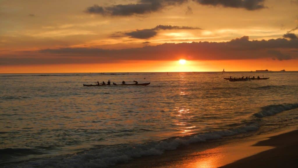 Top Instagram Spots in the USA 8 Waikiki Beach Photo Credit viendomundo Depositphotos